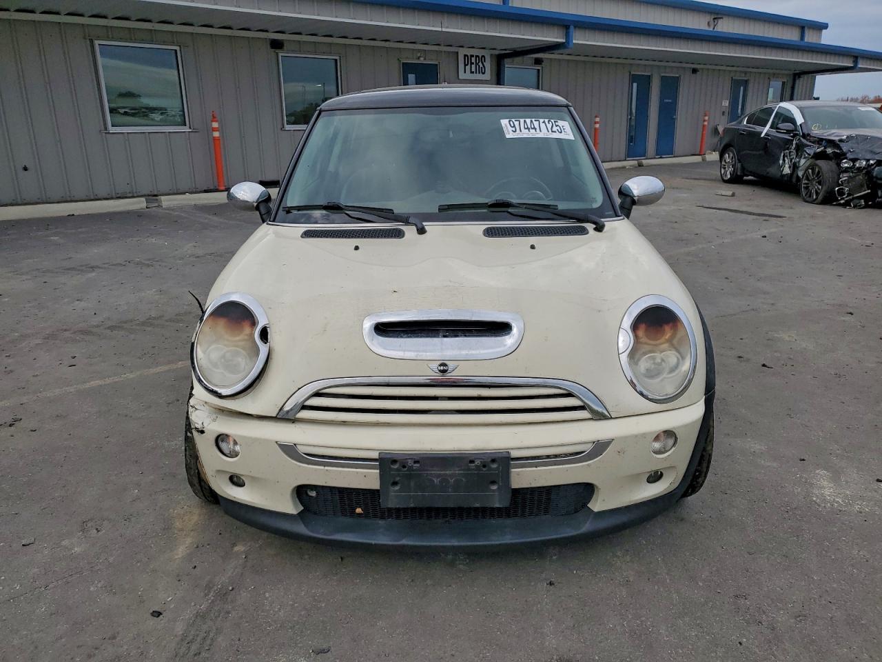 2005 MINI COOPER S photo 5