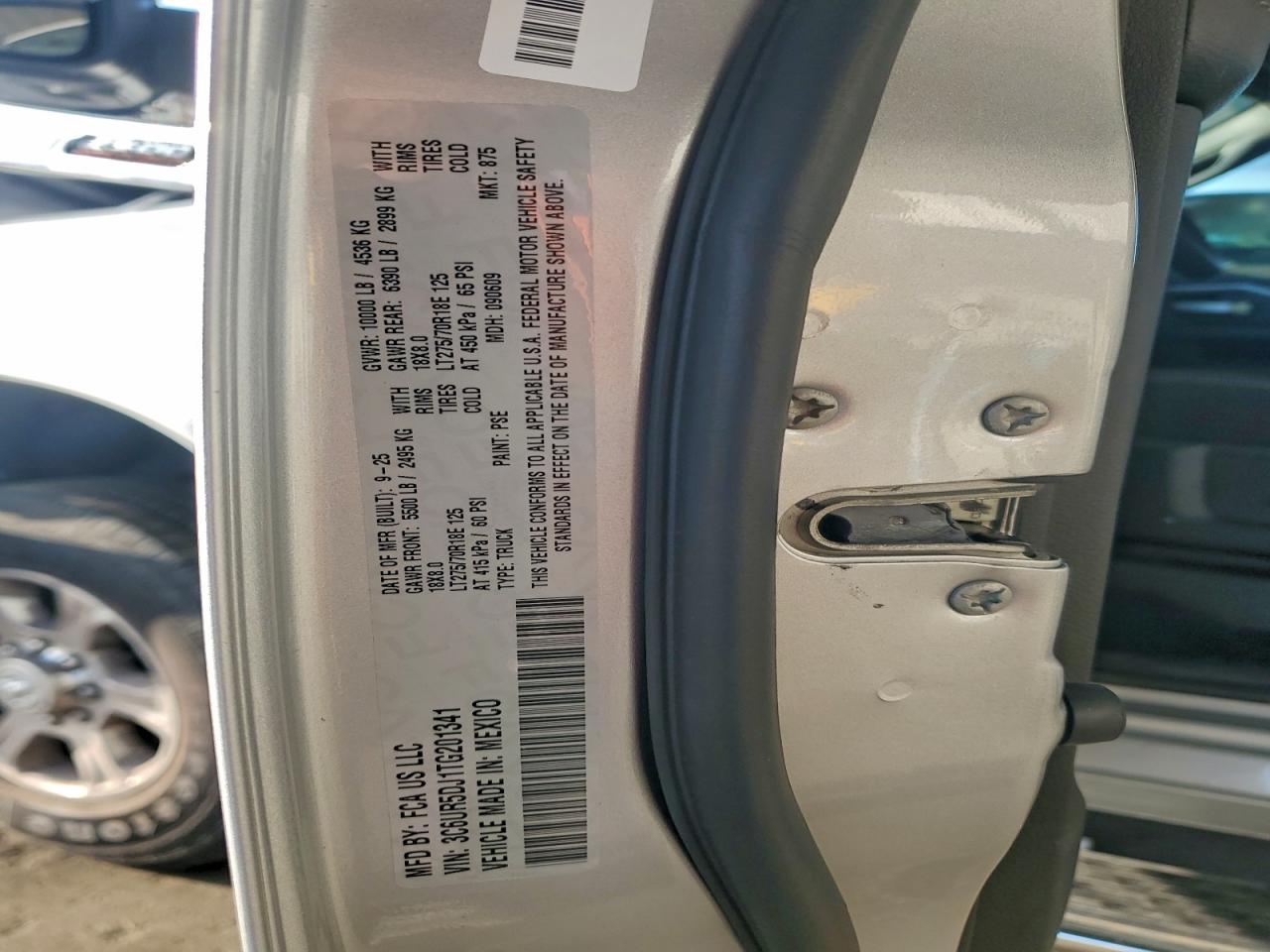2026 RAM 2500 BIG HORN photo 12