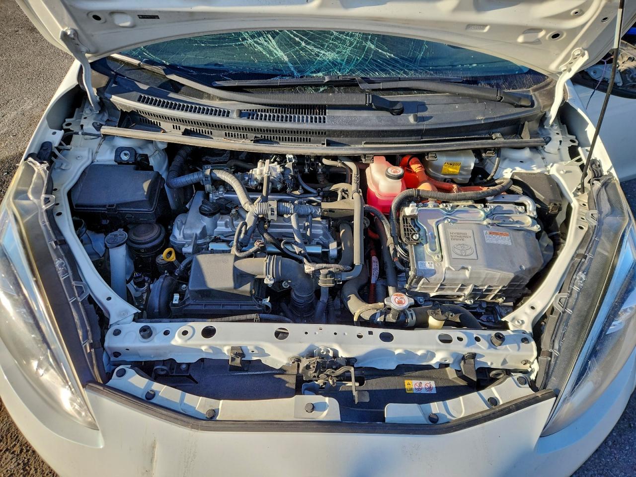 2018 TOYOTA PRIUS C photo 11