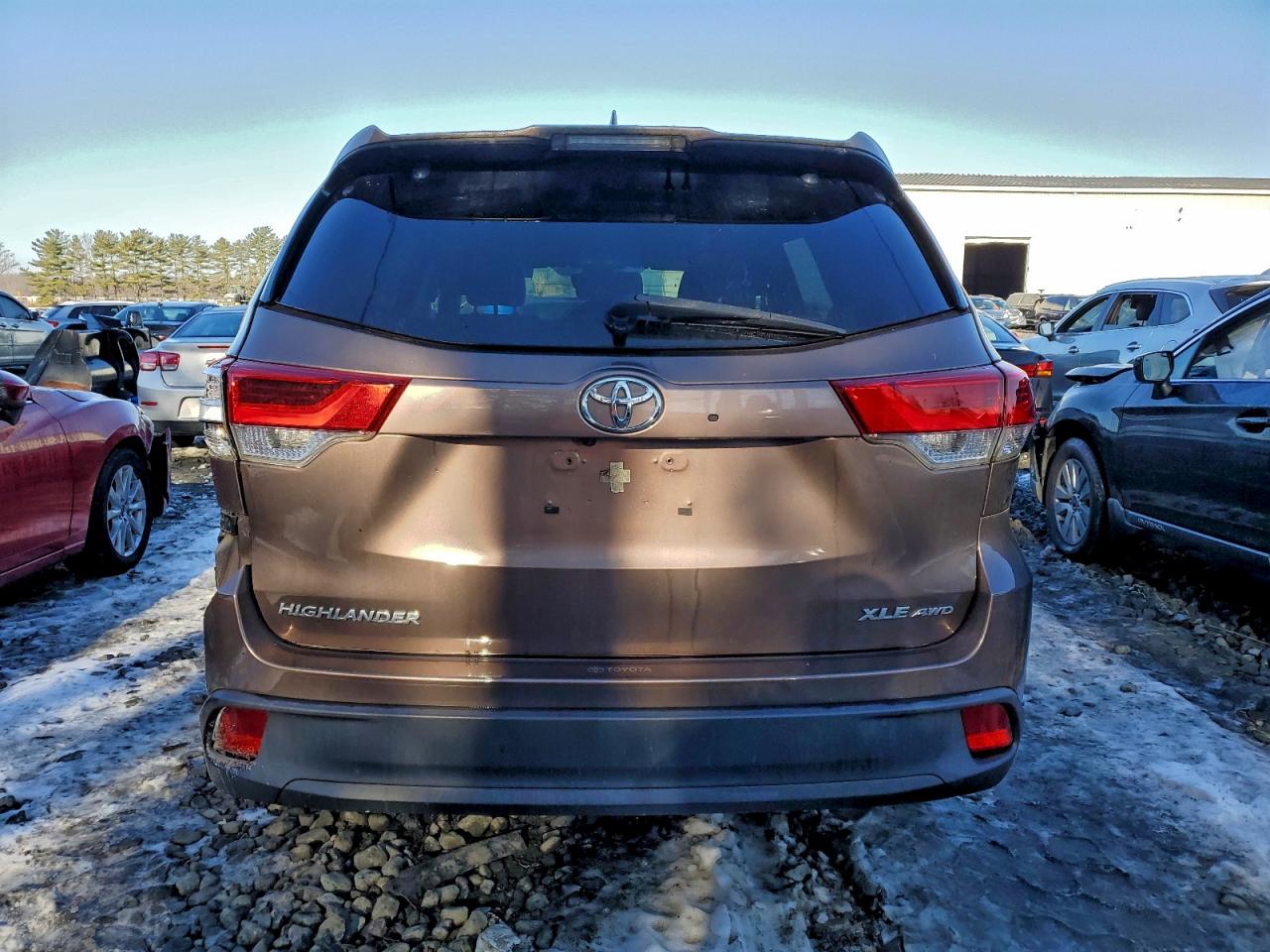 2019 TOYOTA HIGHLANDER SE photo 6