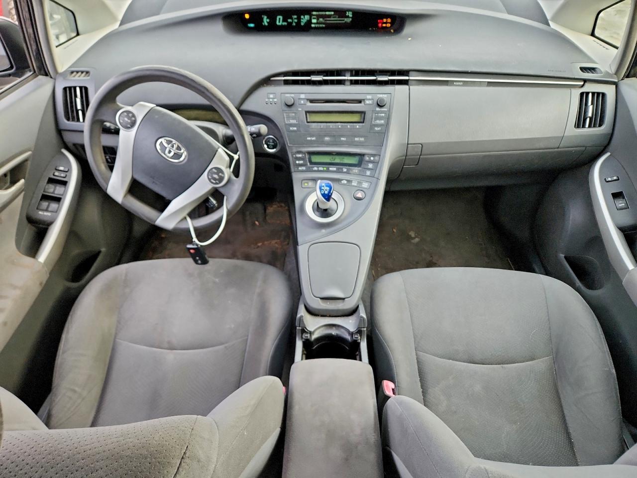 2010 TOYOTA PRIUS photo 8