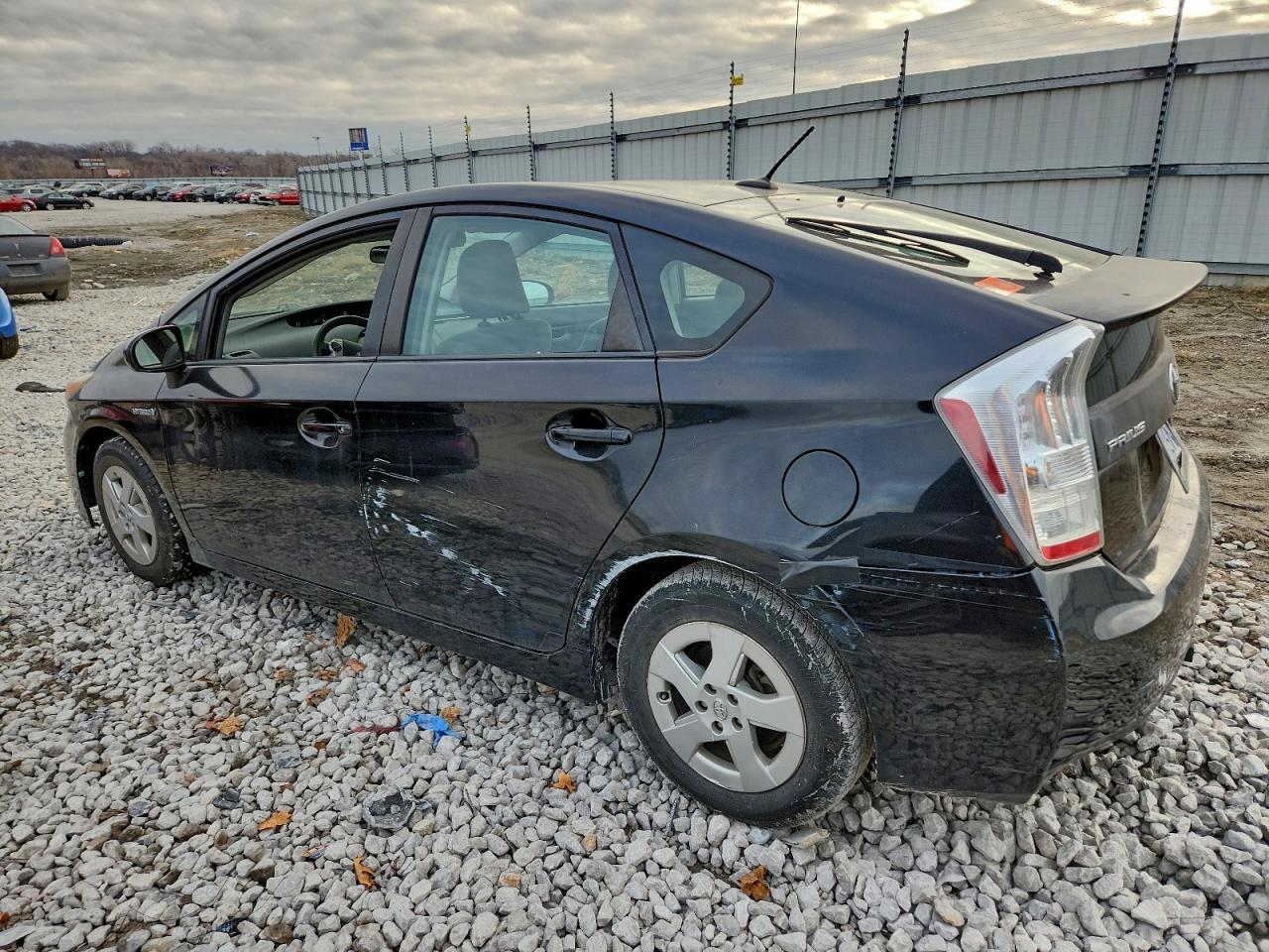 2010 TOYOTA PRIUS photo 2