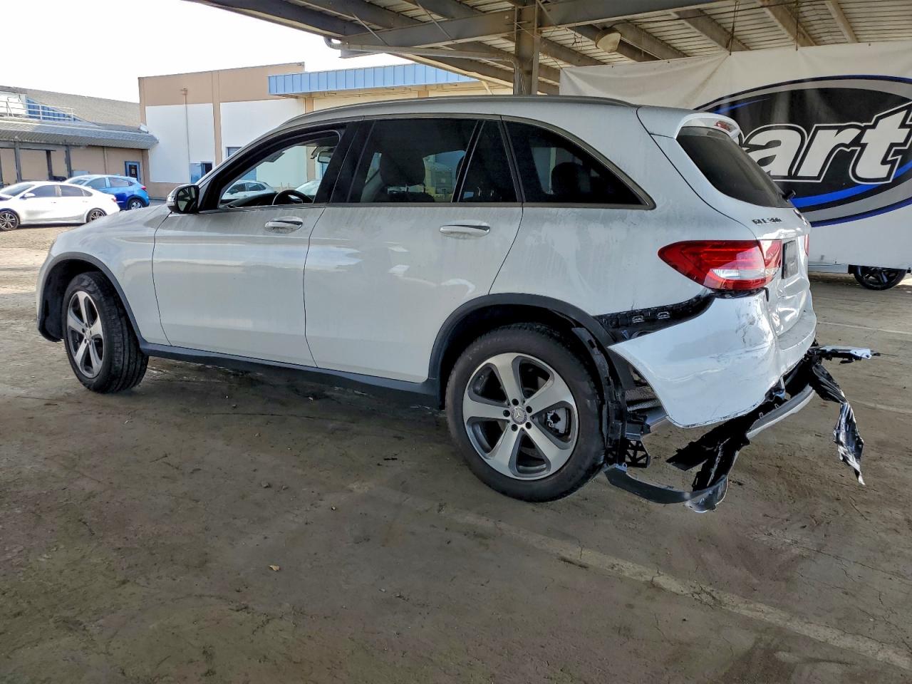 2016 MERCEDES-BENZ GLC 300 4MATIC photo 2