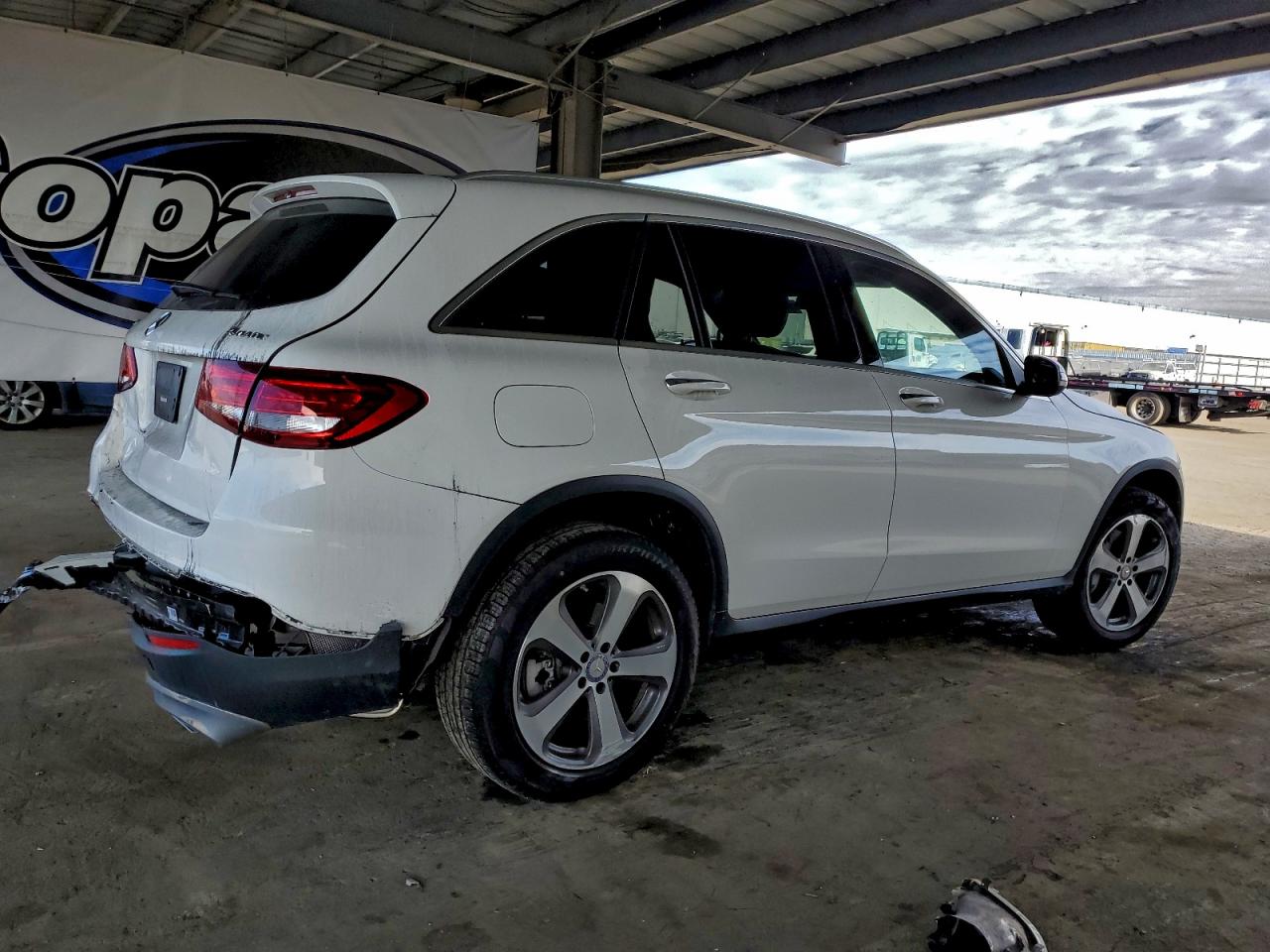 2016 MERCEDES-BENZ GLC 300 4MATIC photo 3