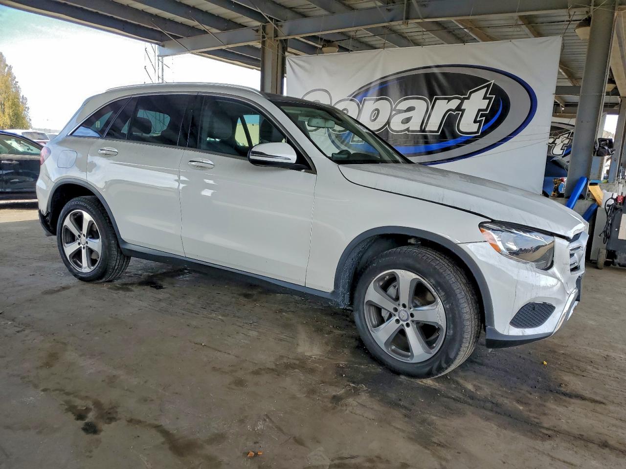 2016 MERCEDES-BENZ GLC 300 4MATIC photo 4