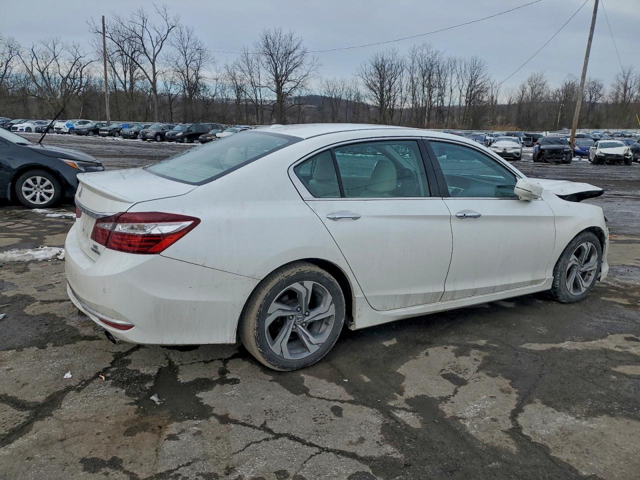 2016 HONDA ACCORD TOURING photo 3