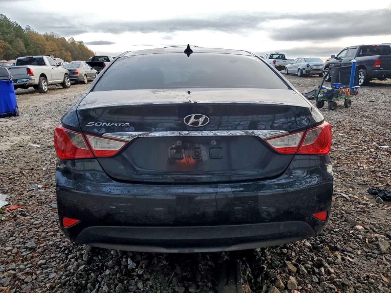 2014 HYUNDAI SONATA GLS photo 16