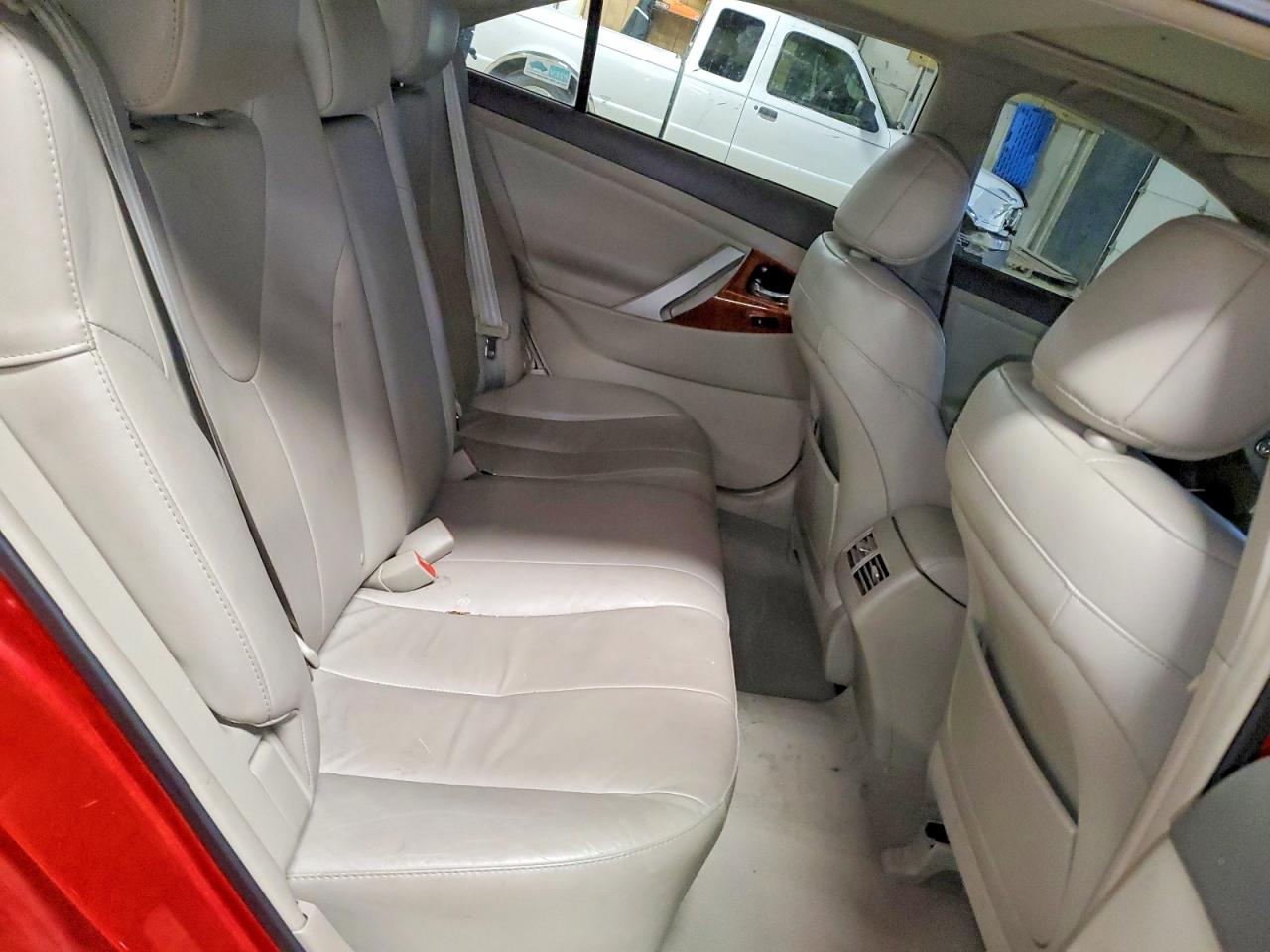 2011 TOYOTA CAMRY BASE photo 10