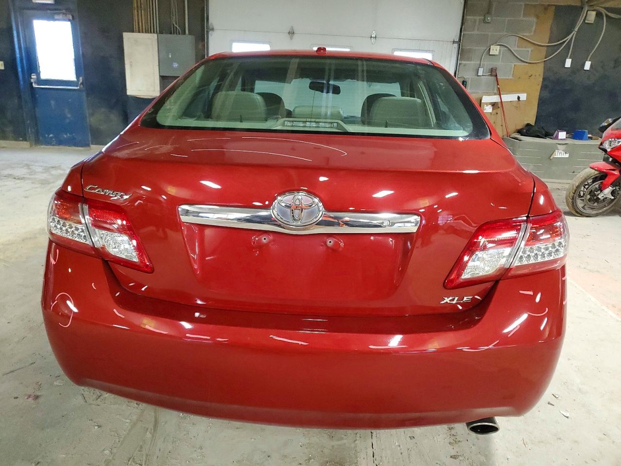 2011 TOYOTA CAMRY BASE photo 6