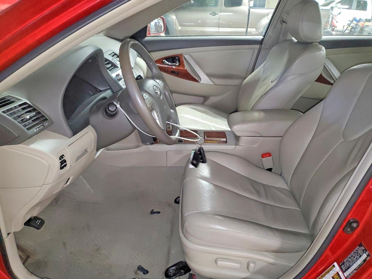 2011 TOYOTA CAMRY BASE photo 7