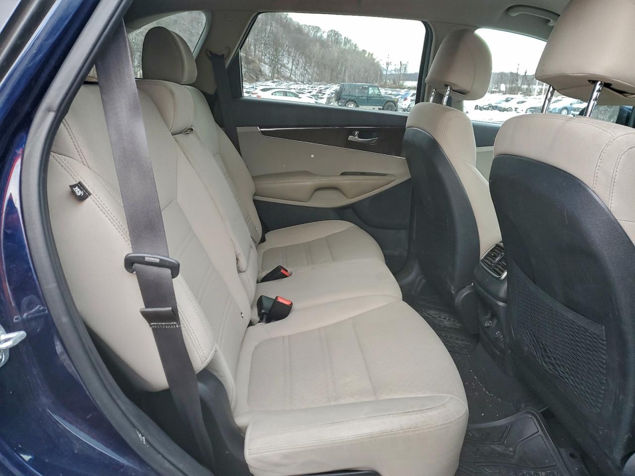 2017 KIA SORENTO LX photo 11