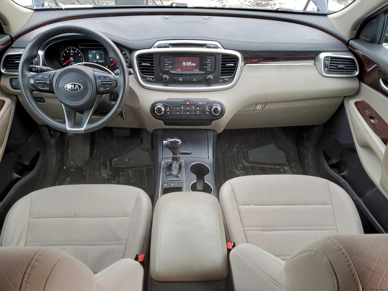 2017 KIA SORENTO LX photo 8