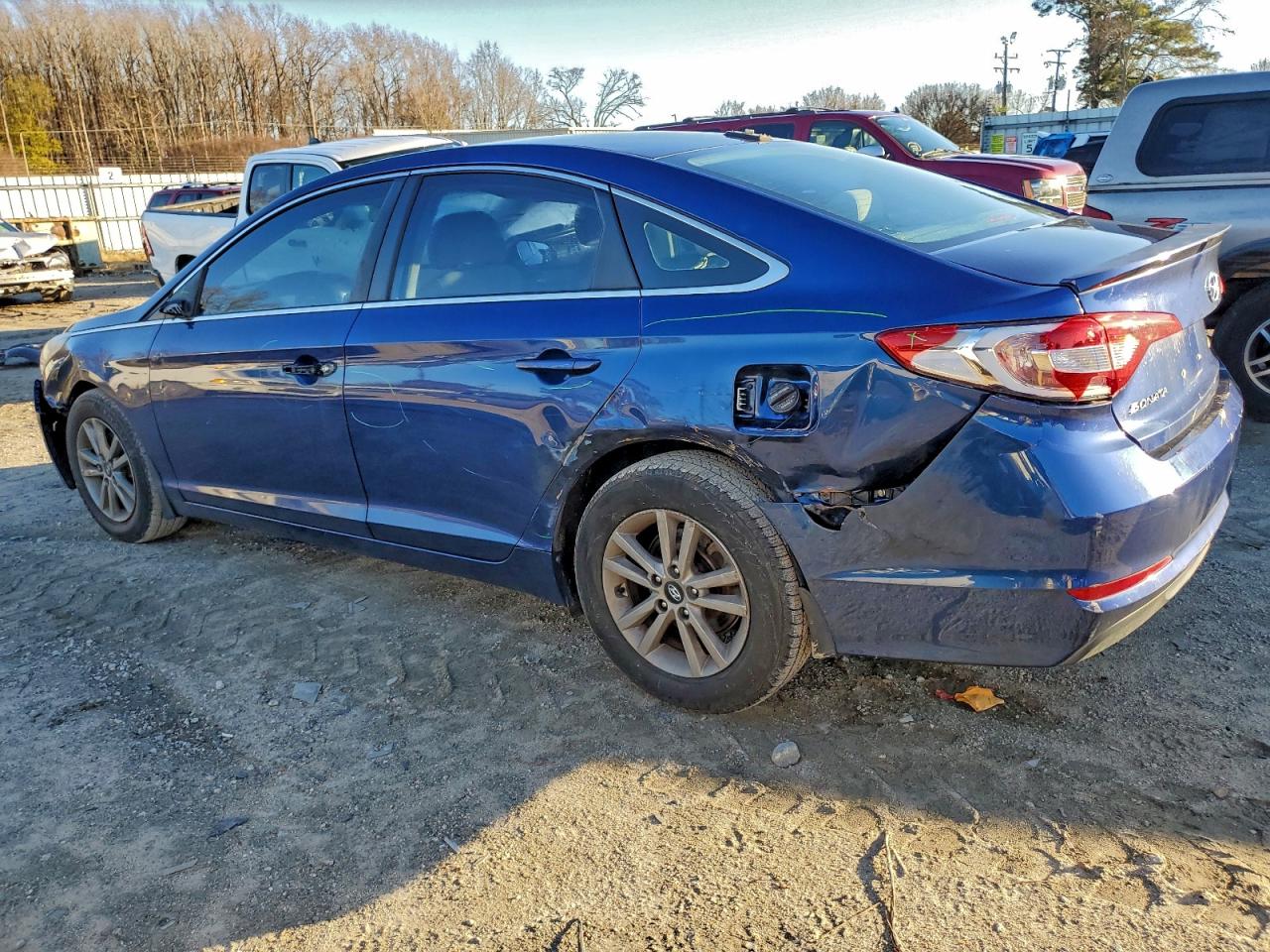 2015 HYUNDAI SONATA SE photo 2
