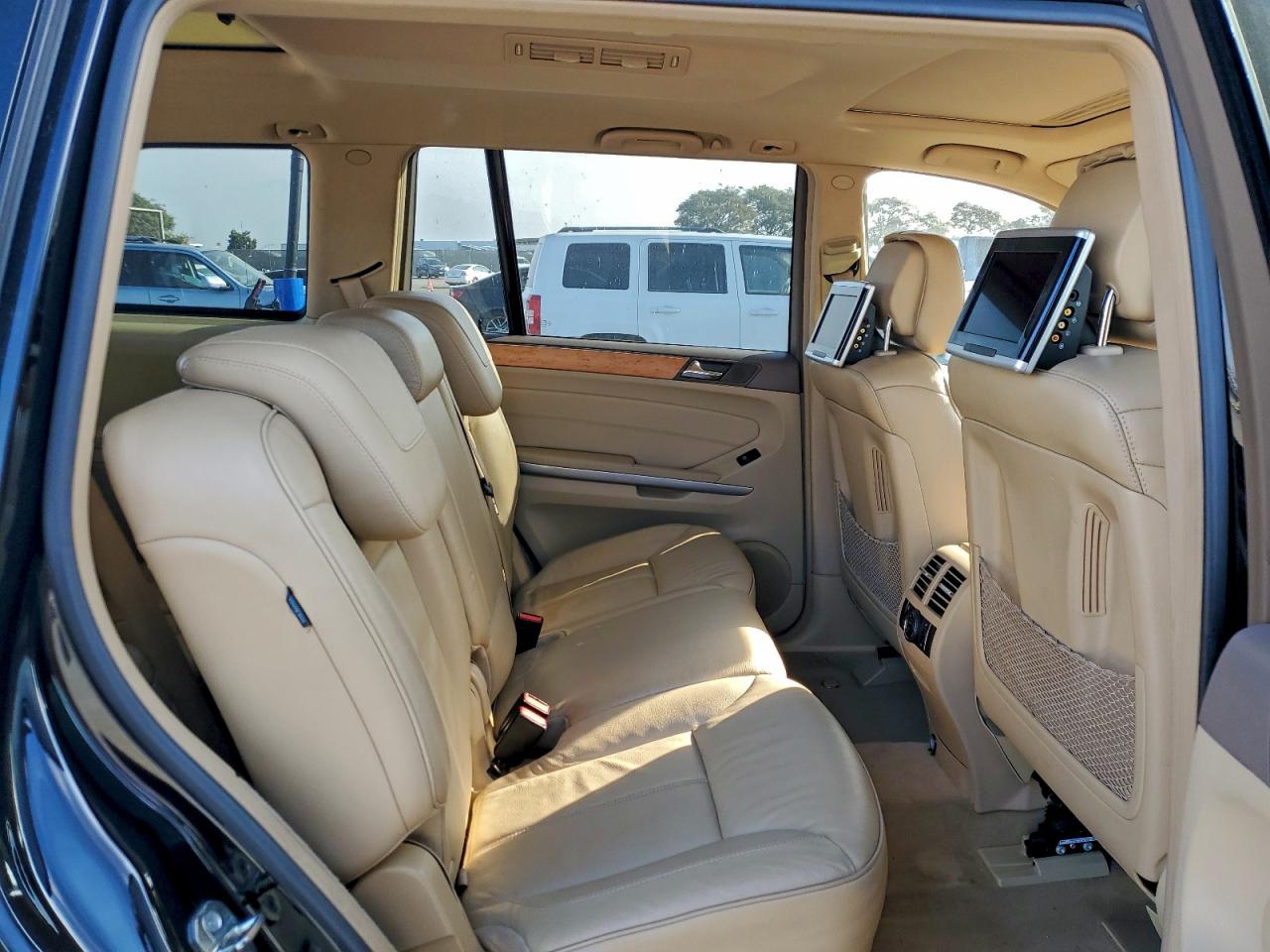 2011 MERCEDES-BENZ GL 550 4MATIC photo 11