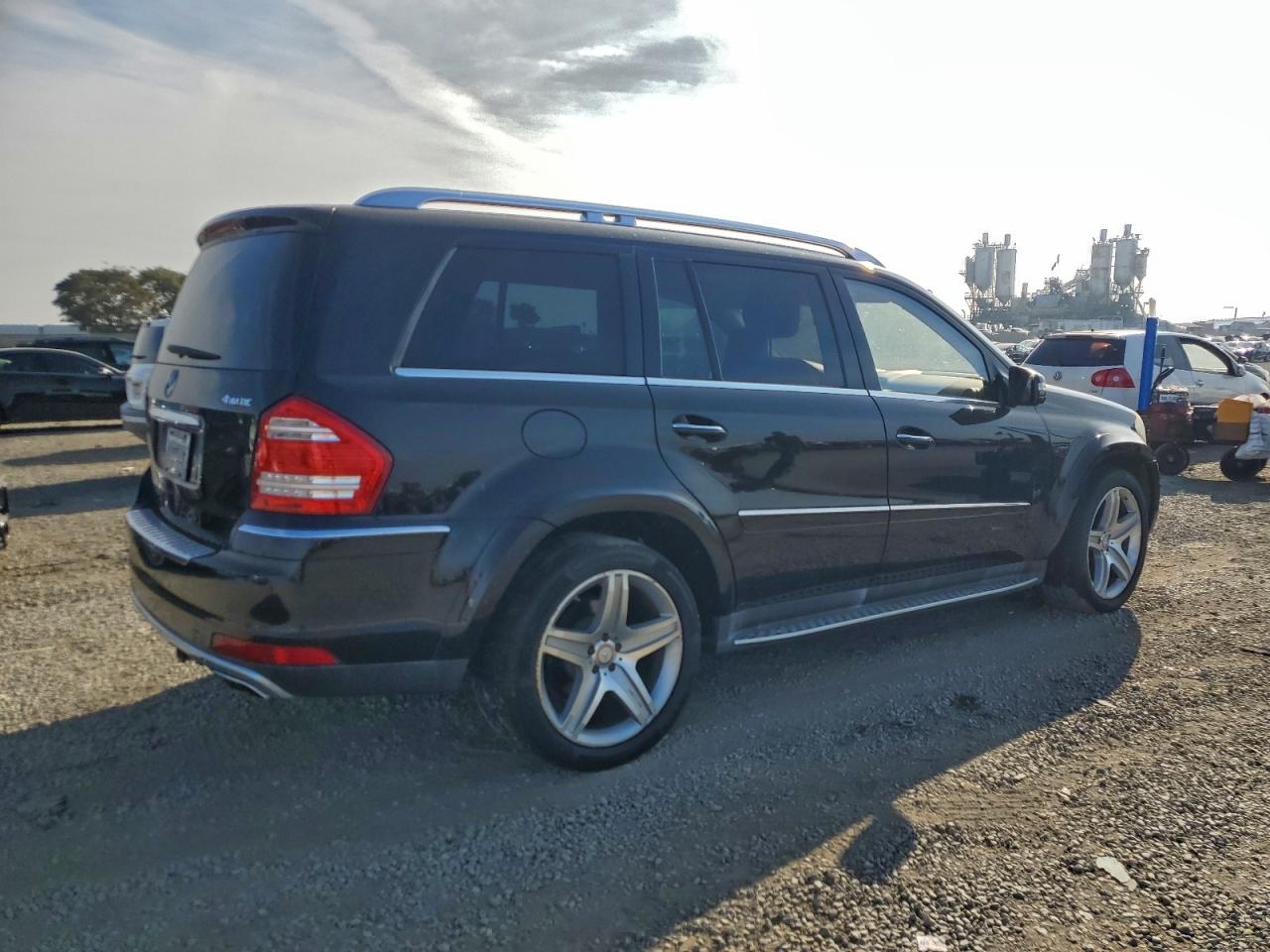2011 MERCEDES-BENZ GL 550 4MATIC photo 3