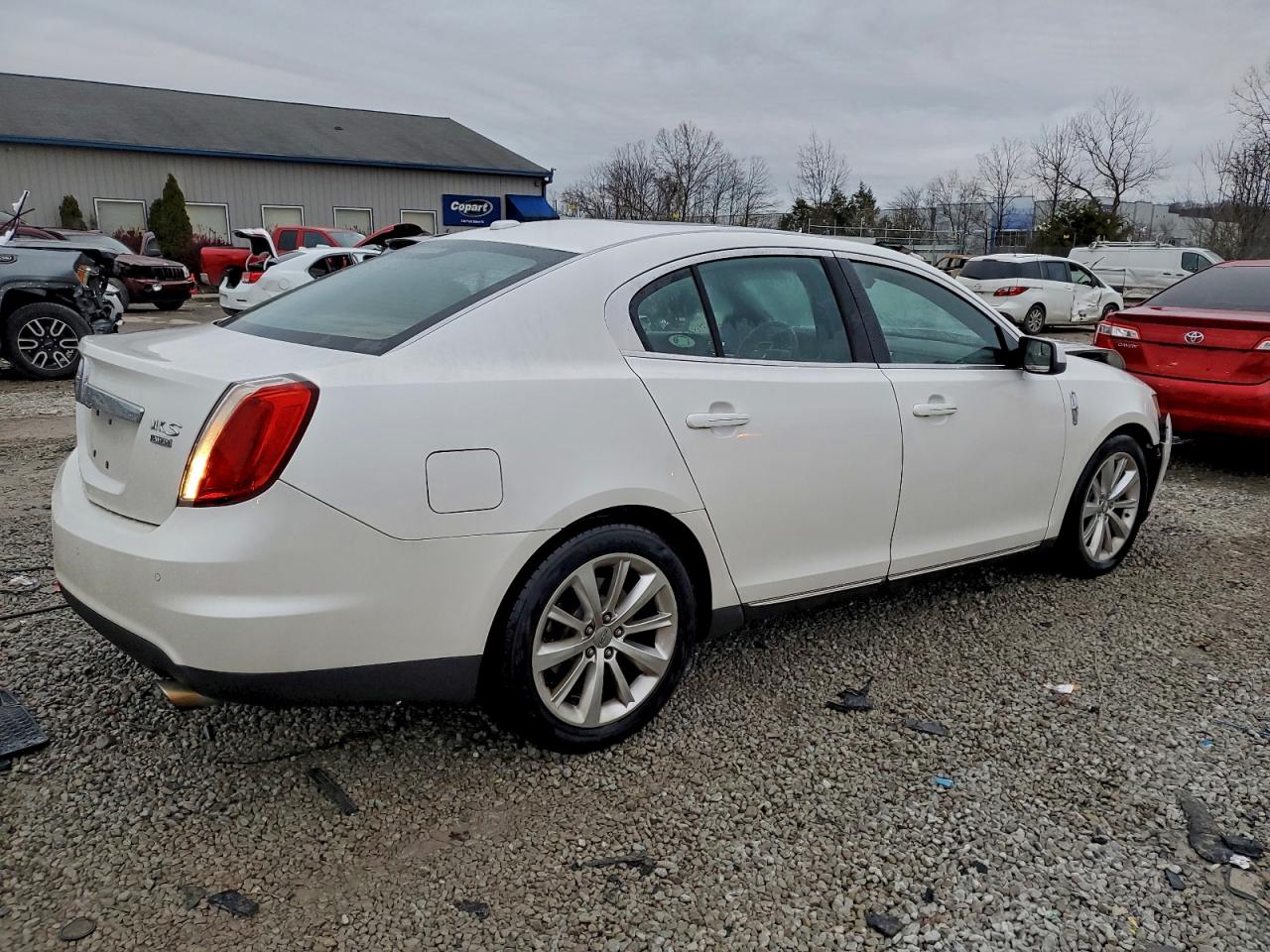 2011 LINCOLN MKS photo 3