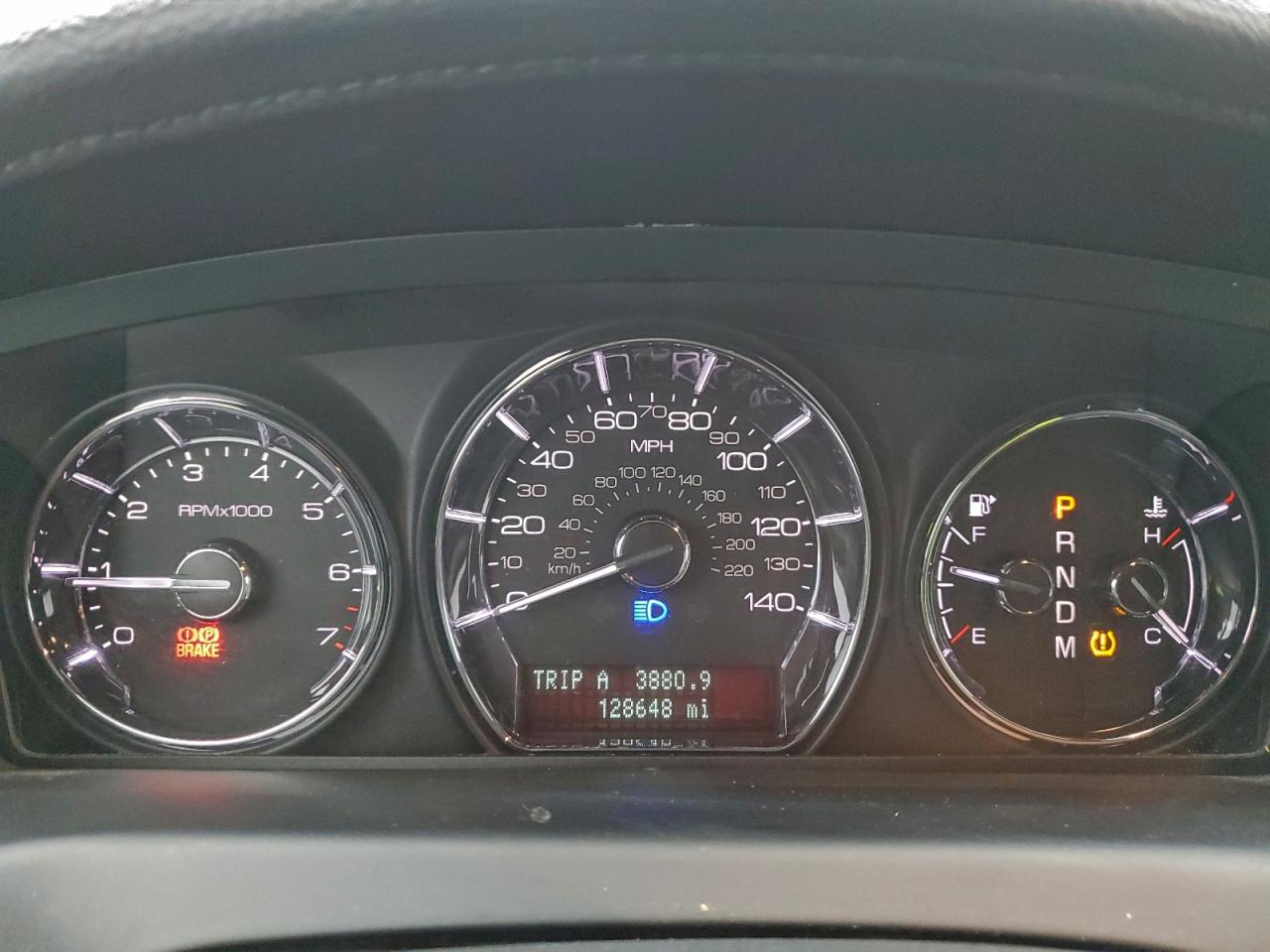 2011 LINCOLN MKS photo 9