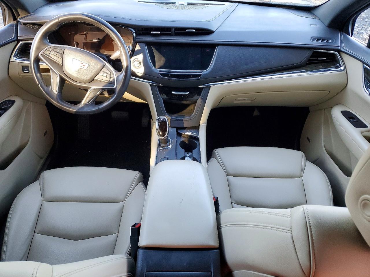 2017 CADILLAC XT5 photo 8