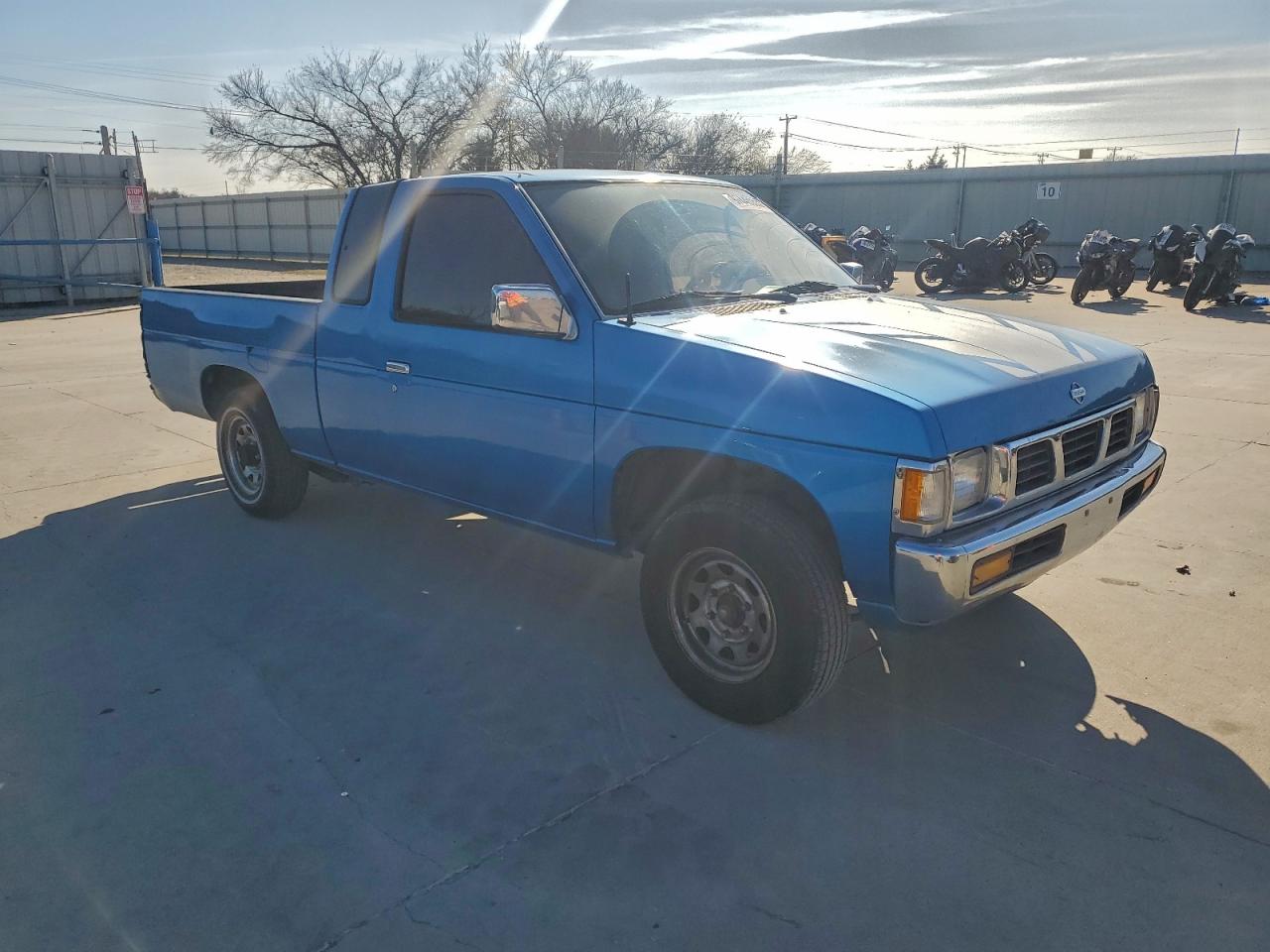 1995 NISSAN TRUCK KING CAB XE photo 4