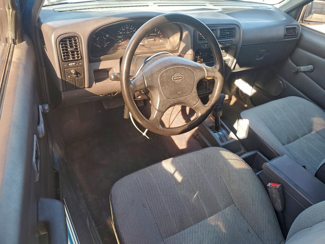 1995 NISSAN TRUCK KING CAB XE photo 8