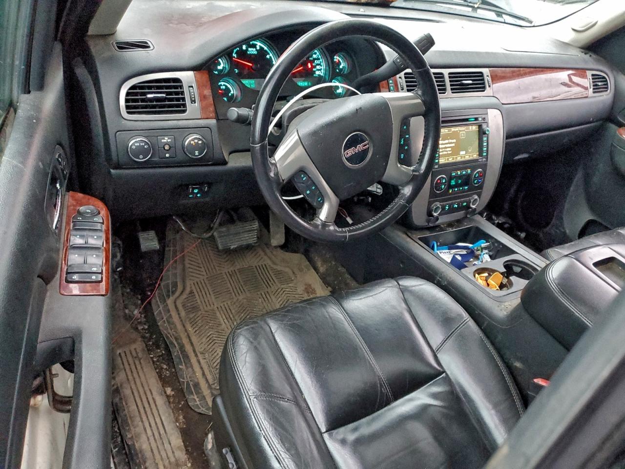 2011 GMC SIERRA K3500 SLT photo 8