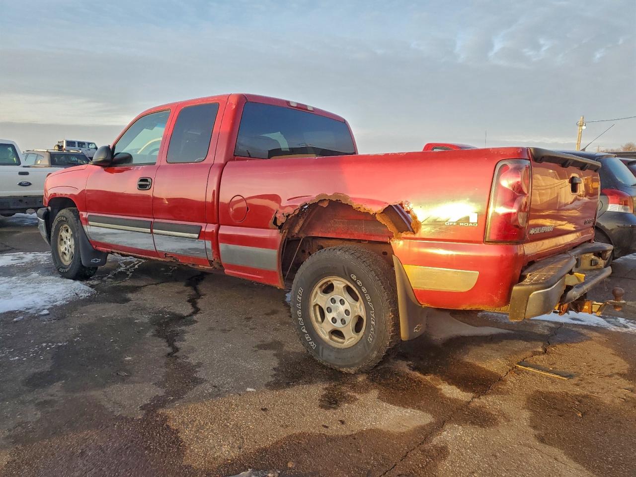 2004 CHEVROLET SILVERADO K1500 photo 2