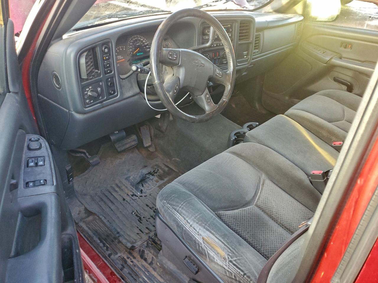 2004 CHEVROLET SILVERADO K1500 photo 8
