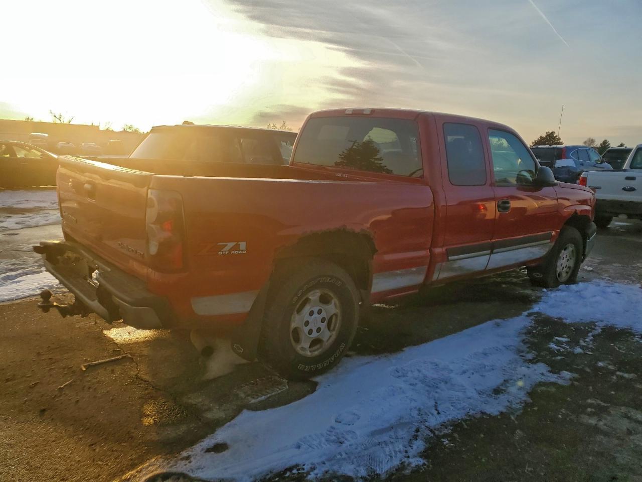 2004 CHEVROLET SILVERADO K1500 photo 3