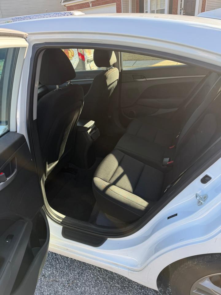 2018 HYUNDAI ELANTRA SEL photo 6