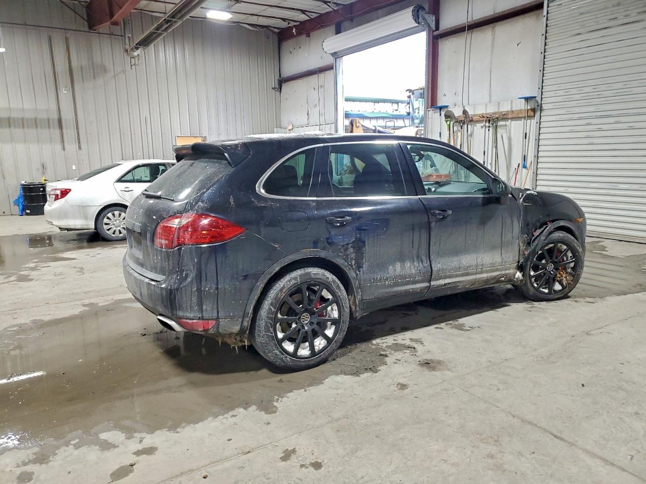 2013 PORSCHE CAYENNE photo 3