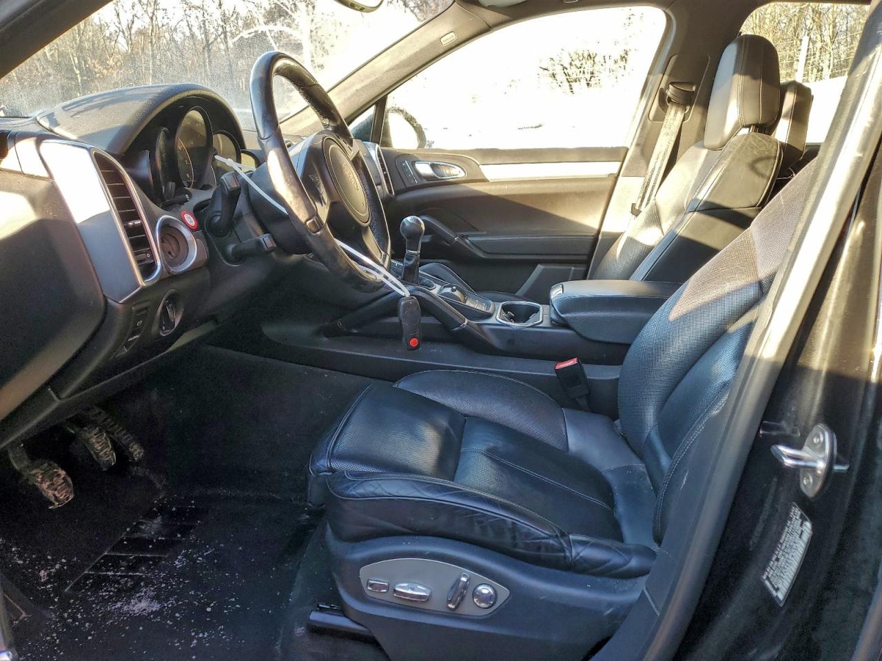 2013 PORSCHE CAYENNE photo 7