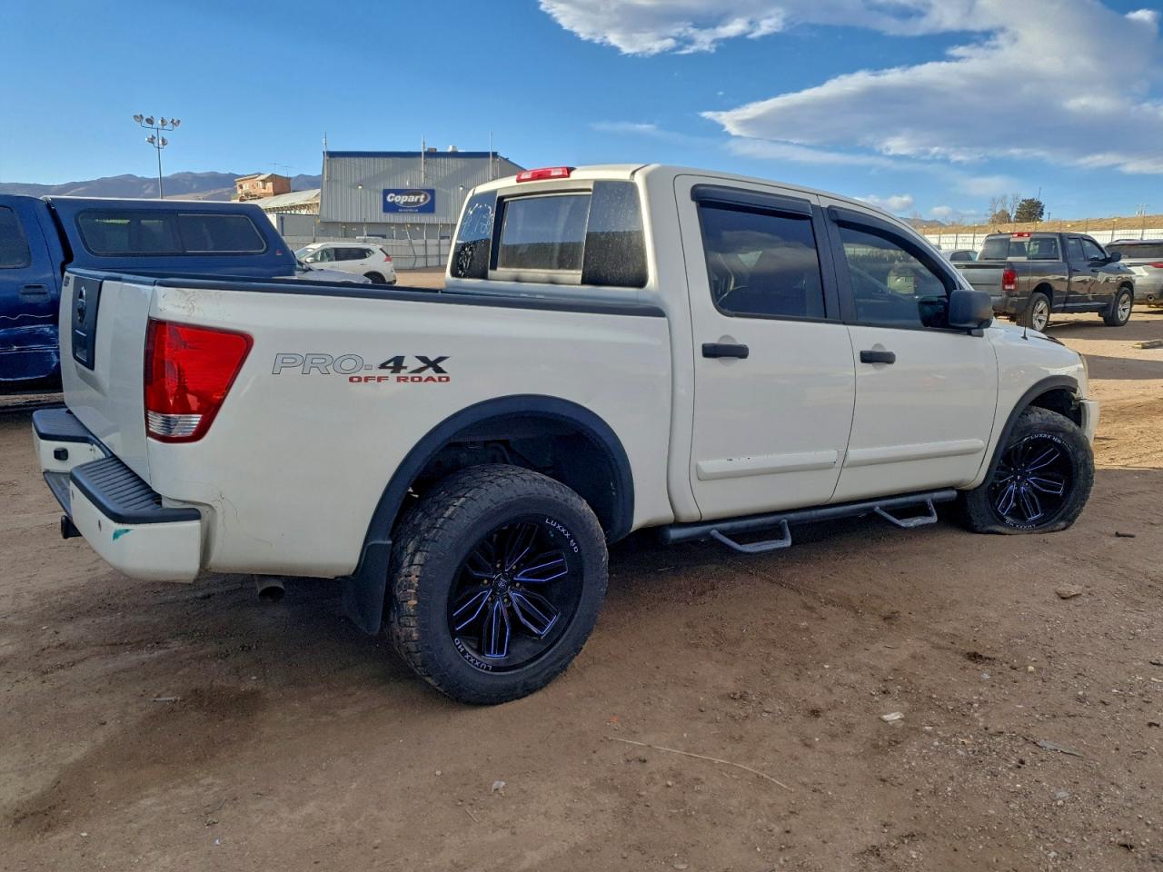 2010 NISSAN TITAN SE photo 3
