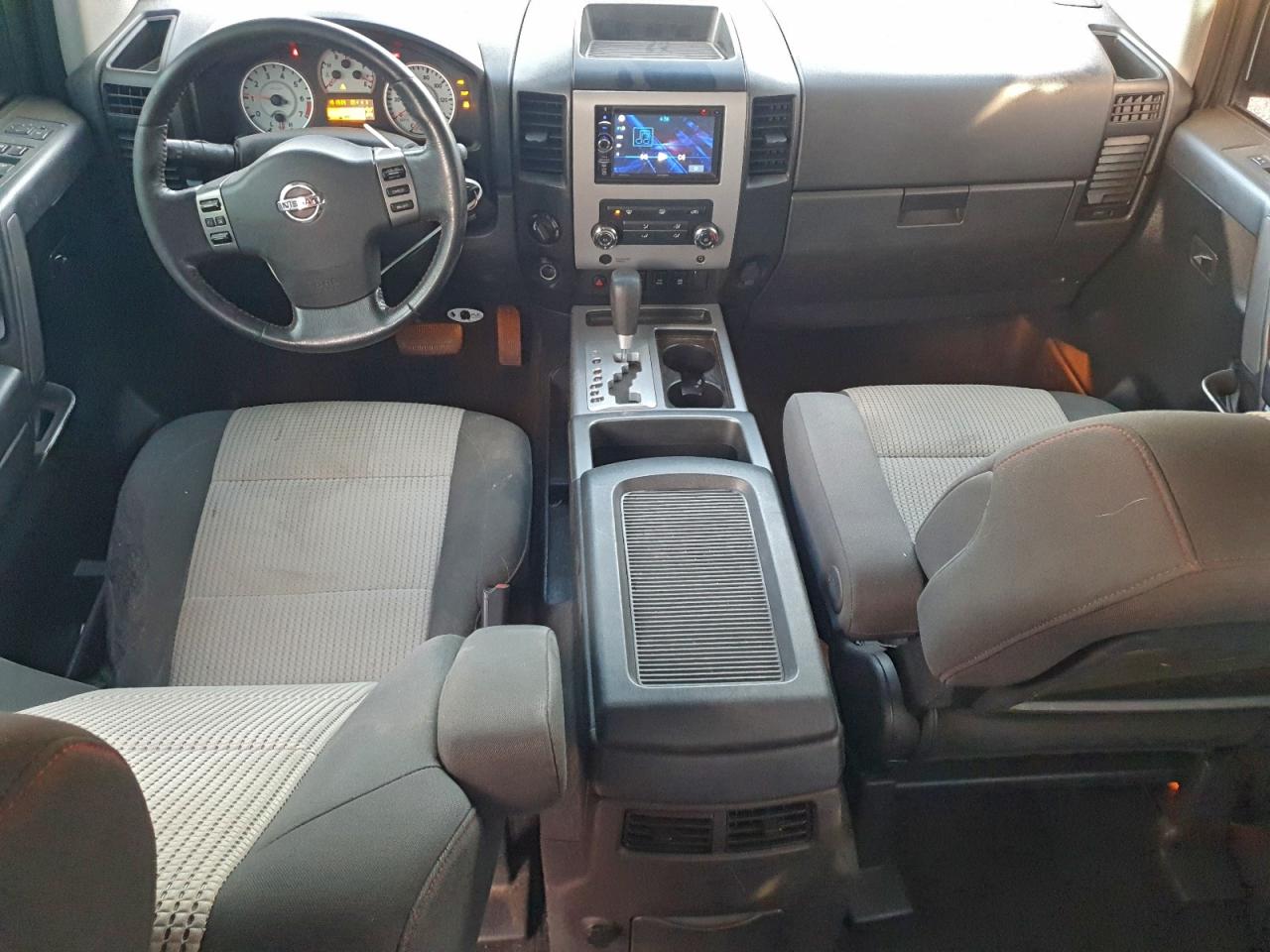 2010 NISSAN TITAN SE photo 8