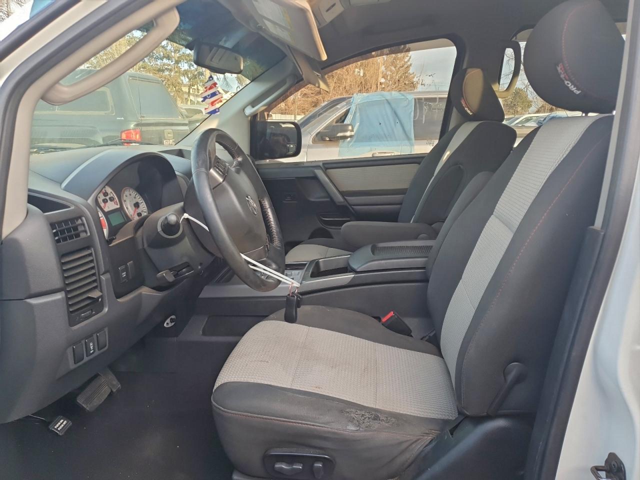 2010 NISSAN TITAN SE photo 7