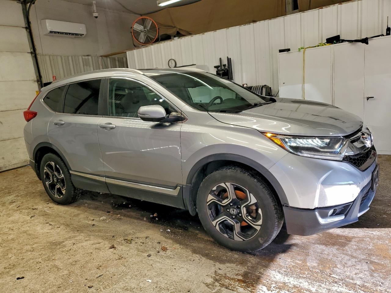 2017 HONDA CR-V TOURING photo 4