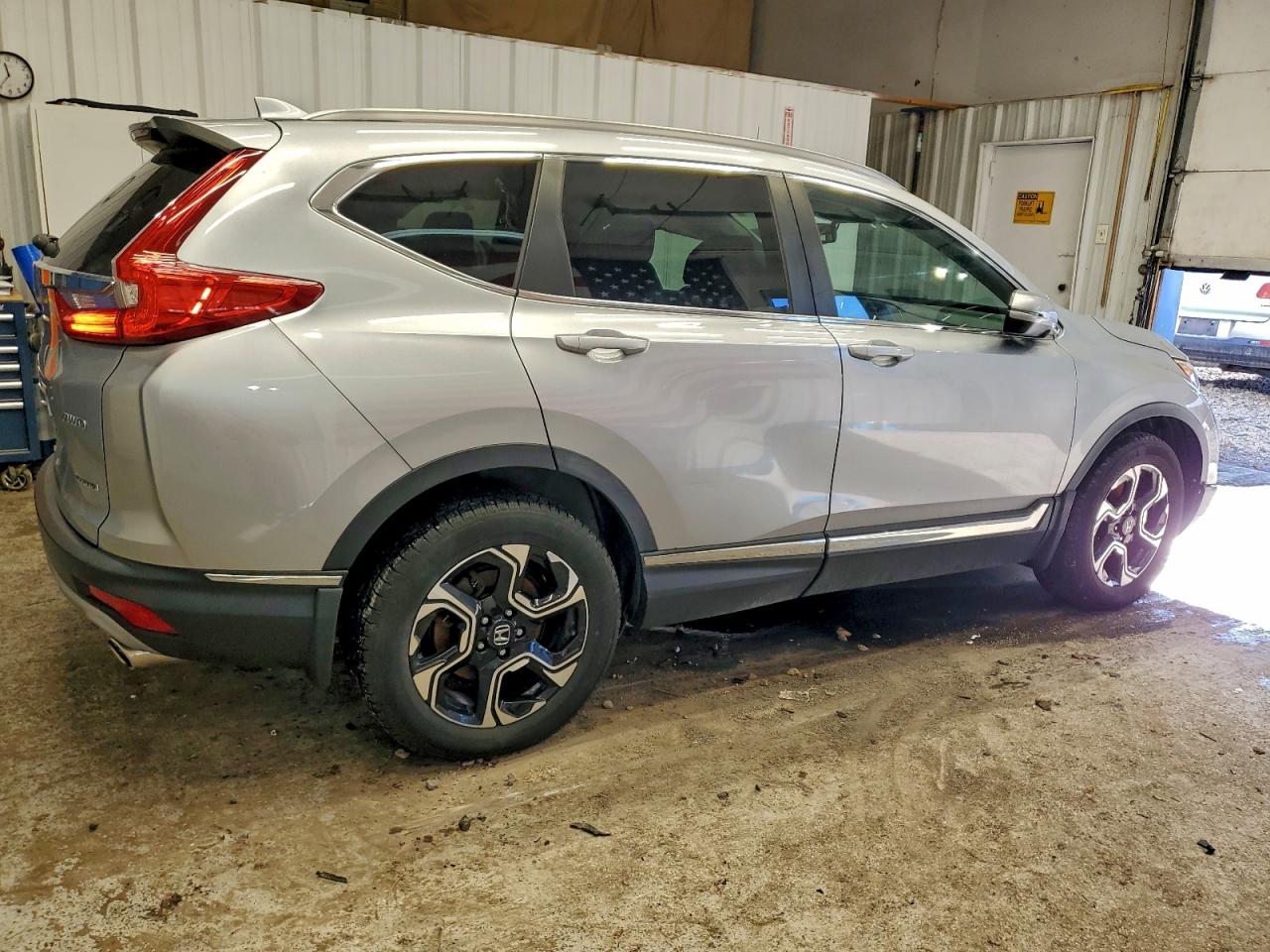 2017 HONDA CR-V TOURING photo 3
