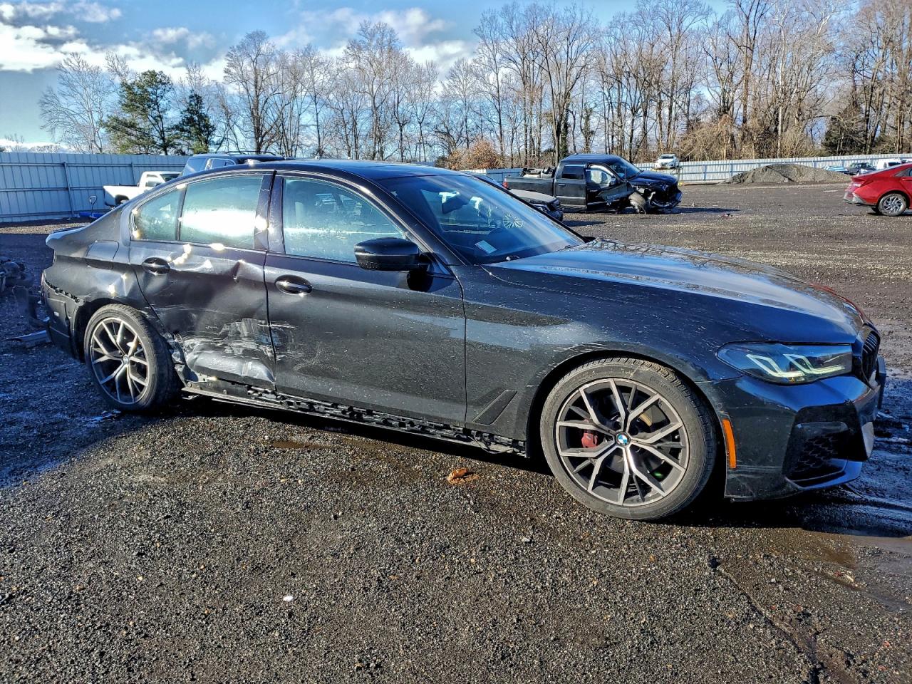 2023 BMW 530 XI photo 4