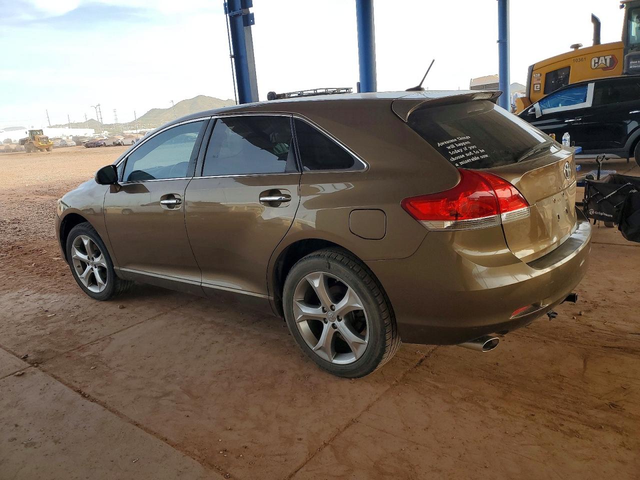 2009 TOYOTA VENZA photo 2