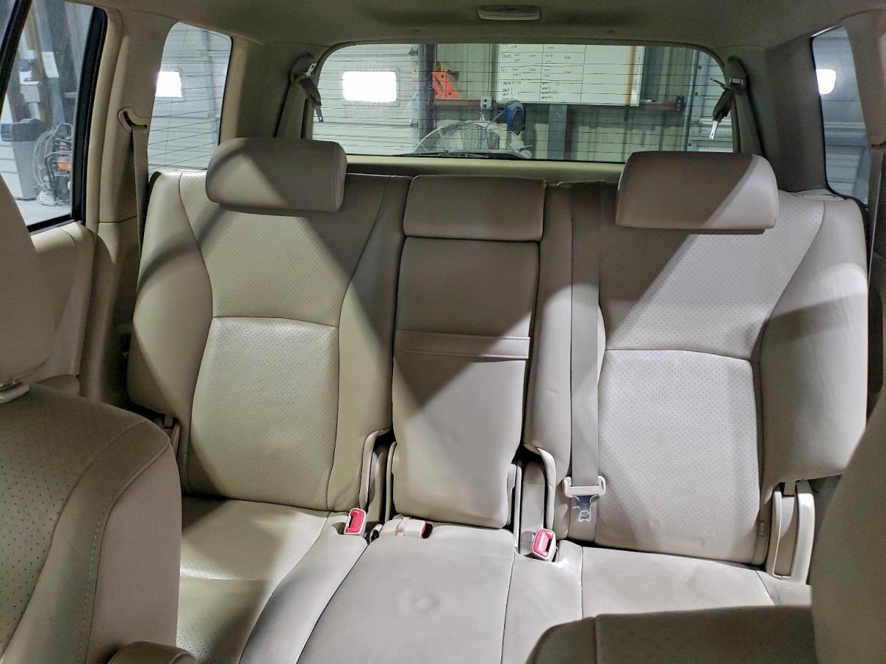 2004 TOYOTA HIGHLANDER photo 10