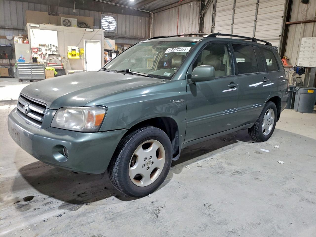 2004 TOYOTA HIGHLANDER