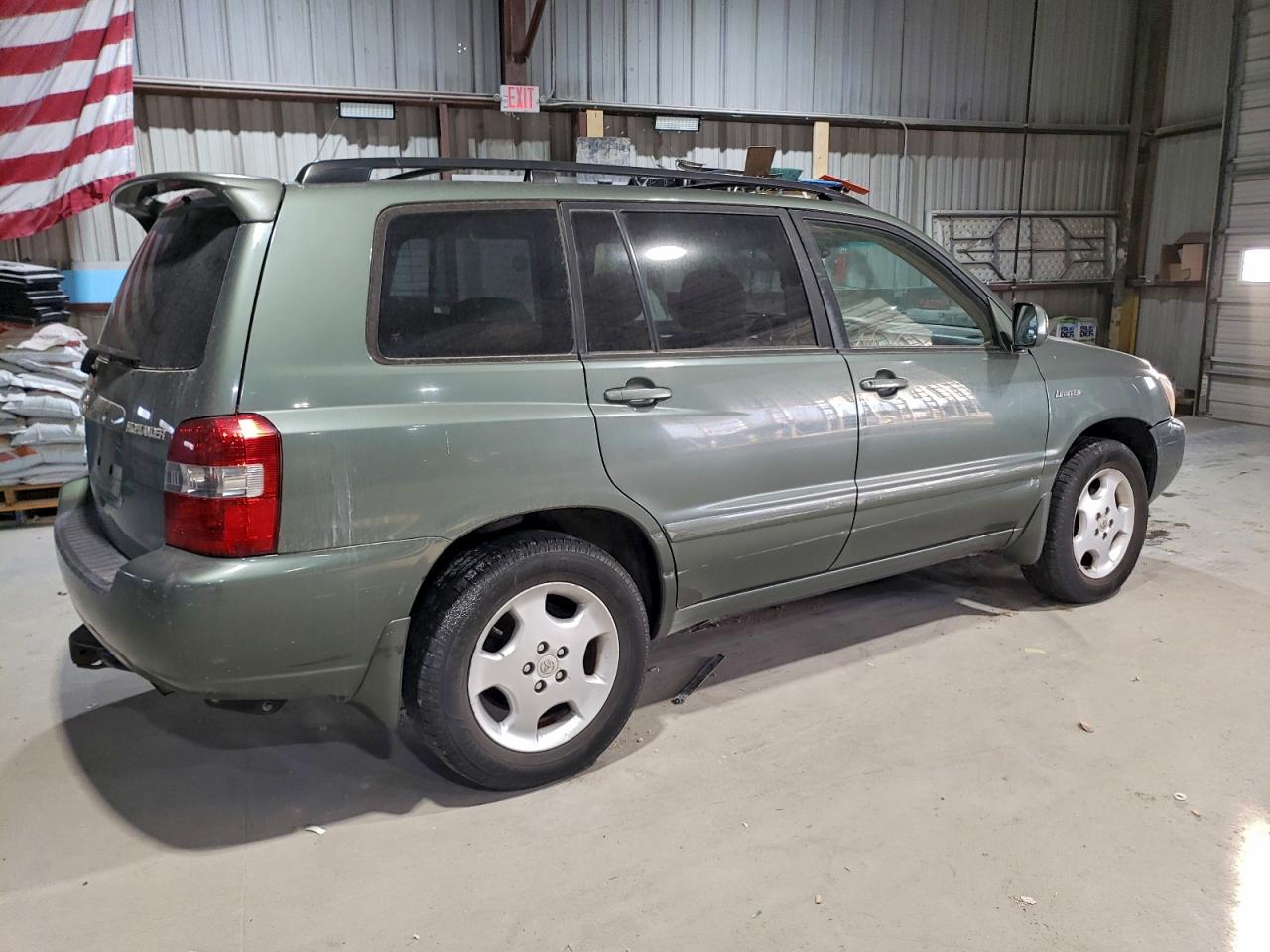 2004 TOYOTA HIGHLANDER photo 3