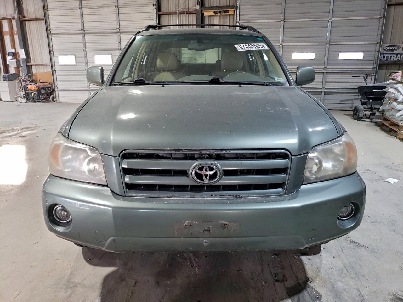 2004 TOYOTA HIGHLANDER photo 5