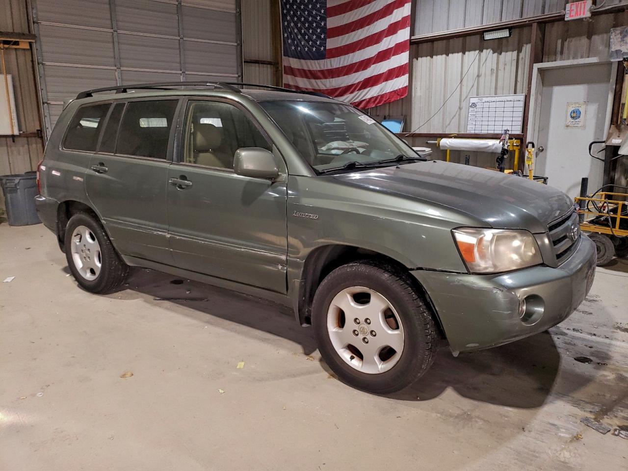2004 TOYOTA HIGHLANDER photo 4