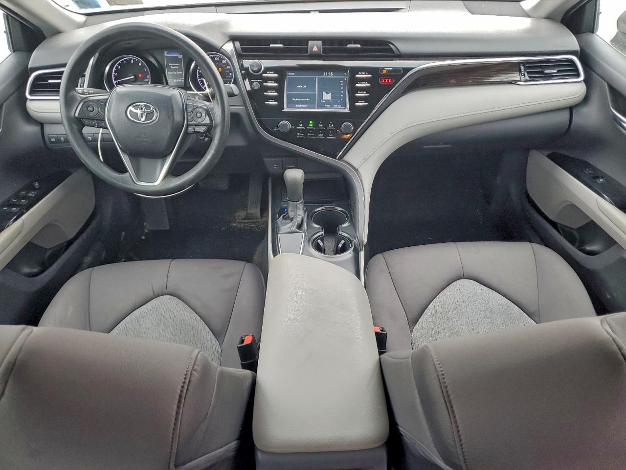 2018 TOYOTA CAMRY L photo 8