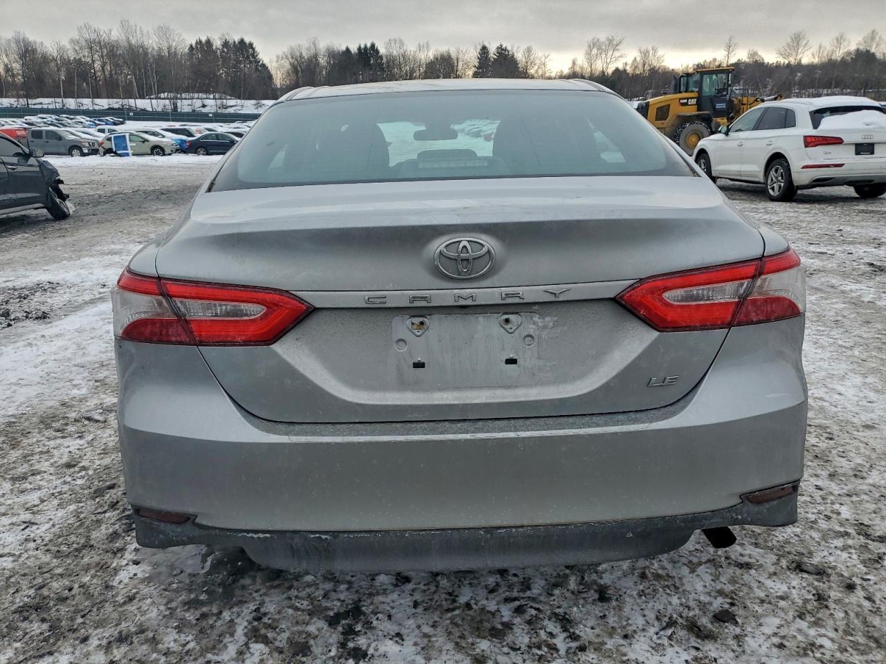 2018 TOYOTA CAMRY L photo 6