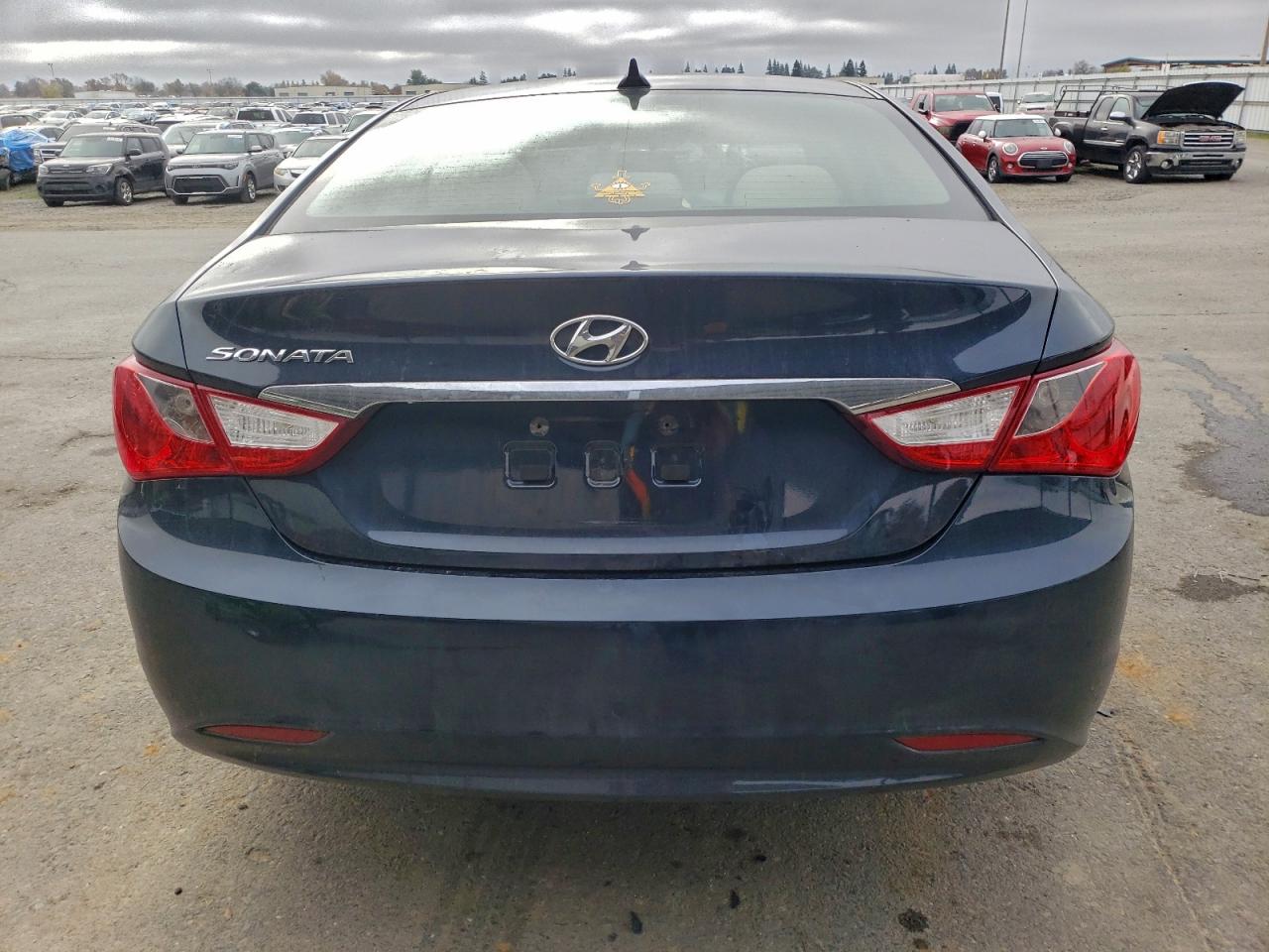 2013 HYUNDAI SONATA GLS photo 6