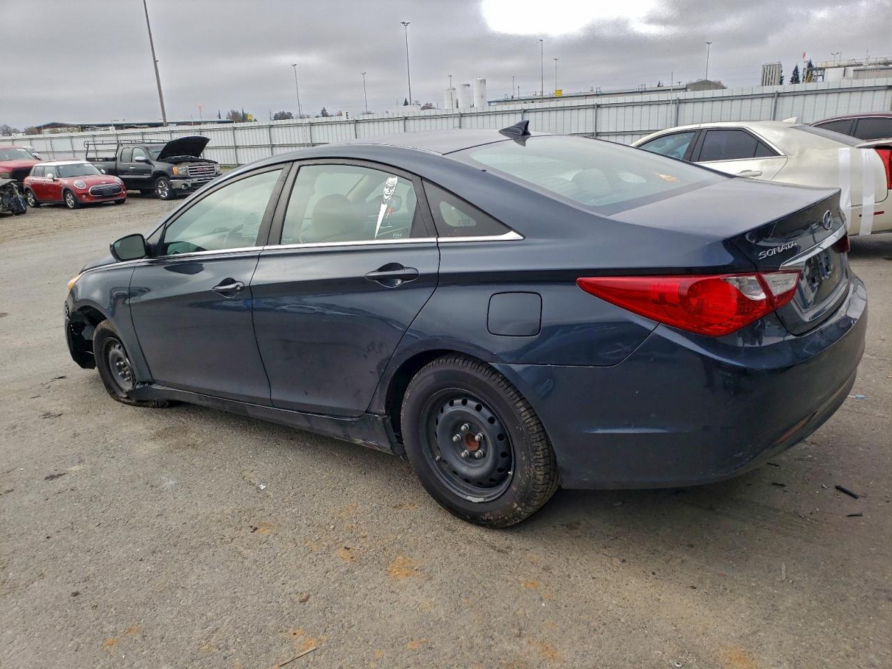 2013 HYUNDAI SONATA GLS photo 2