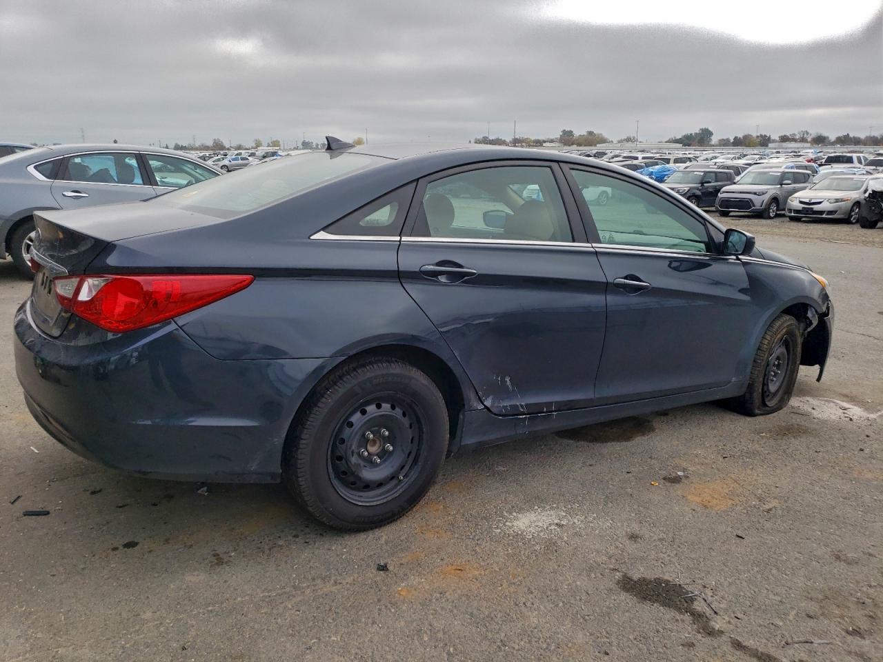 2013 HYUNDAI SONATA GLS photo 3
