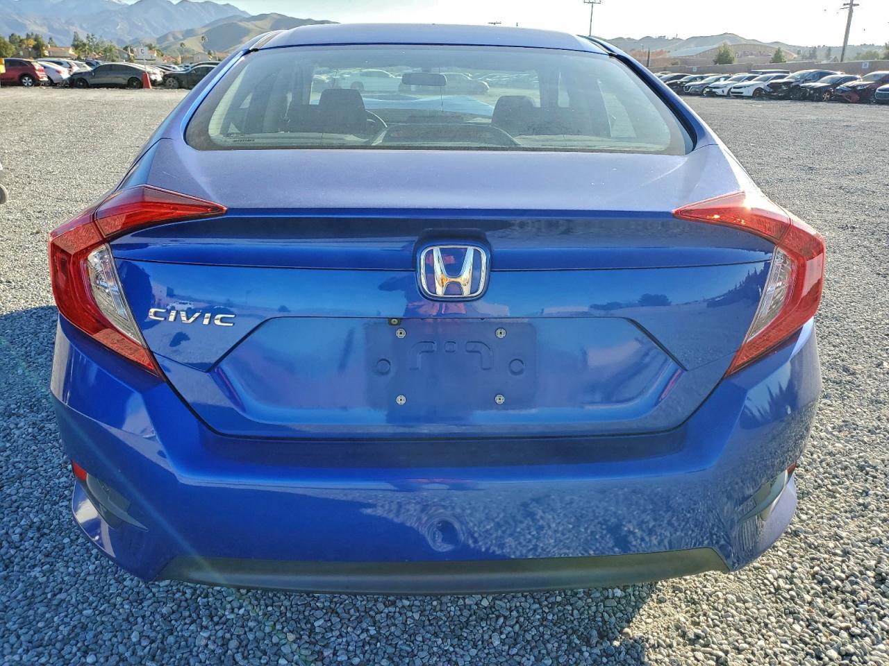 2017 HONDA CIVIC LX photo 6