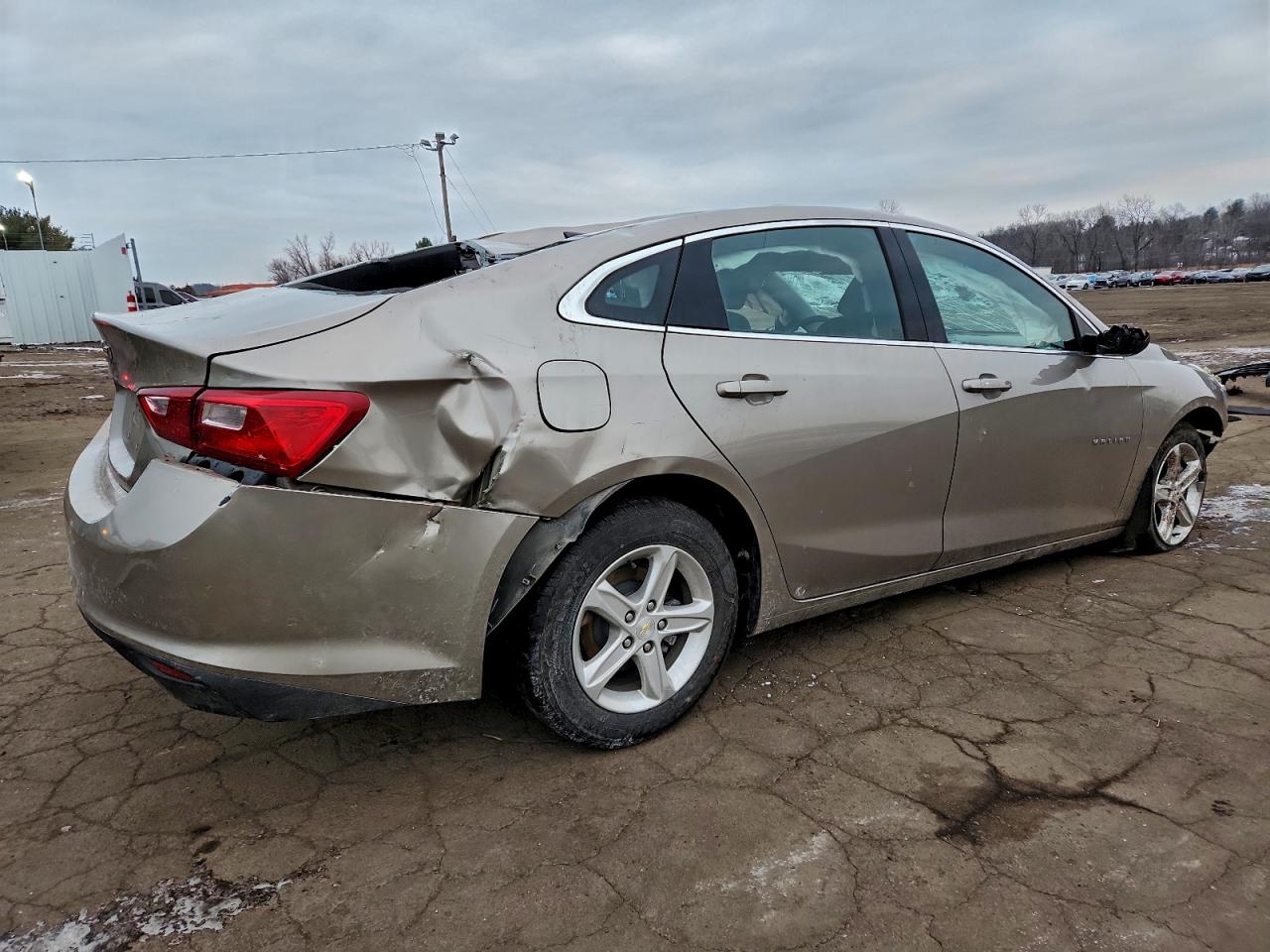 2022 CHEVROLET MALIBU LS photo 3